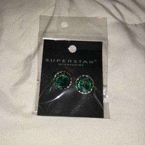 Green/emerald stone earrings